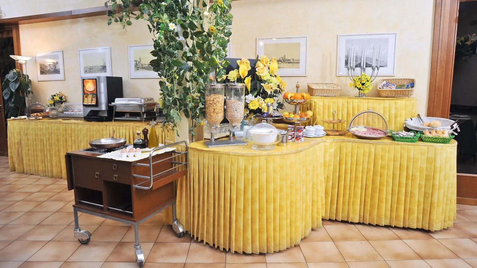 Hotel Massimo D'Azeglio Montecatini Terme 3*,
