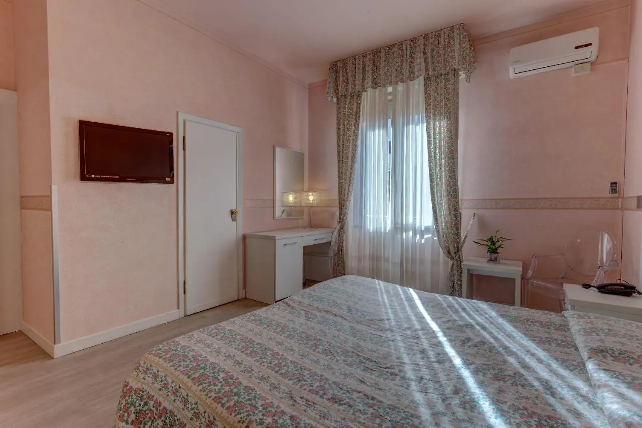 ***  Hotel Massimo D'Azeglio Montecatini Terme Itálie