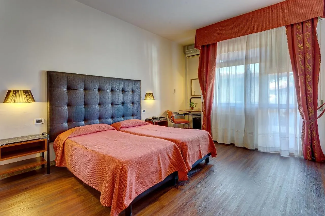 Hotel Massimo D'Azeglio Montecatini Terme 3*,  Itálie