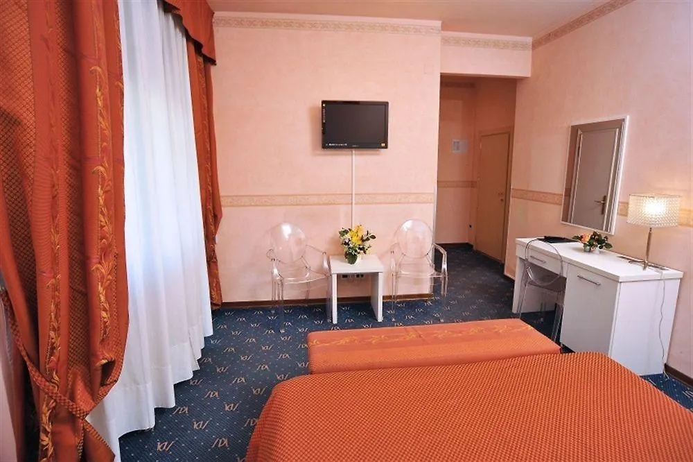 Hotel Massimo D'Azeglio Montecatini Terme 3*,