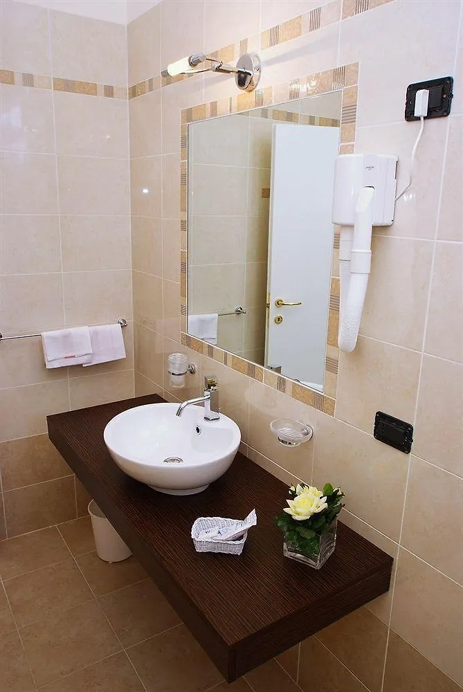 Hotel Massimo D'Azeglio Montecatini Terme 3*,