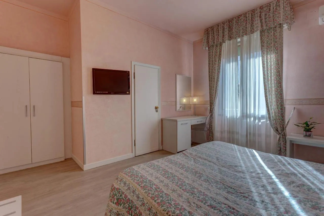 Hotel Massimo D'Azeglio Montecatini Terme 3*,  Italy